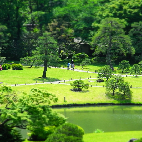 六義園